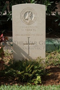 BEIRUT WAR CEMETERY - VERKYL, O